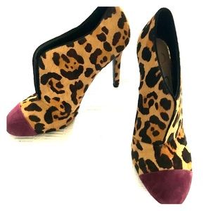 Leopard skin booties with burgundy accent